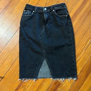 H&M black Denim jean skirt sz 4 women’s